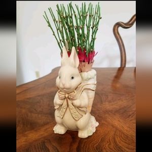 Lenox Petals & Pearls Rabbit Bud Vase